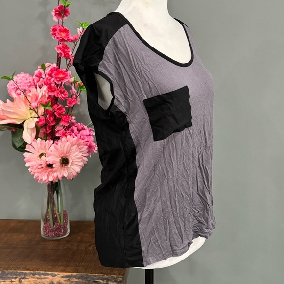 Smart Set Sleeveless Top - Picture 4 of 9